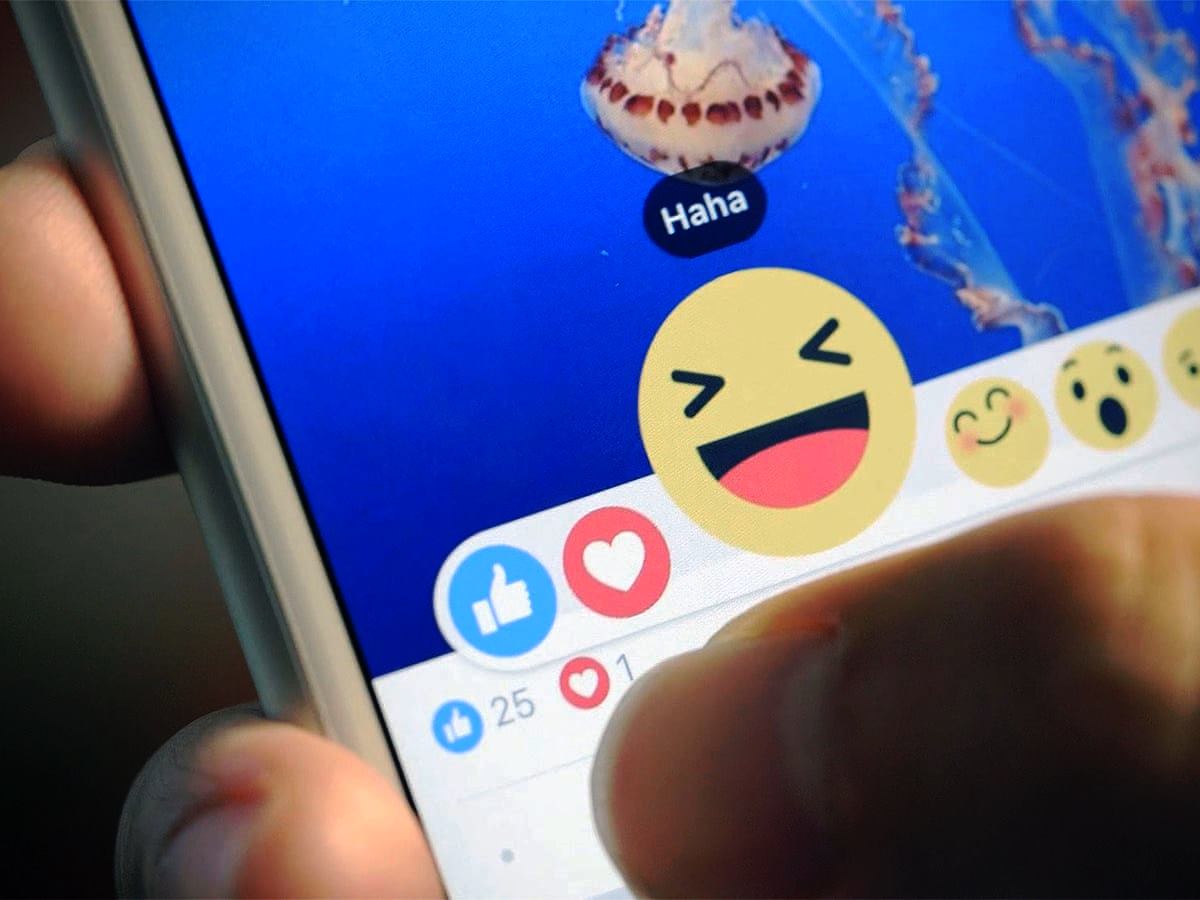 Превью к новости Команда инженеров Facebook поделилась причинами массового сбоя в работе своих сервисов